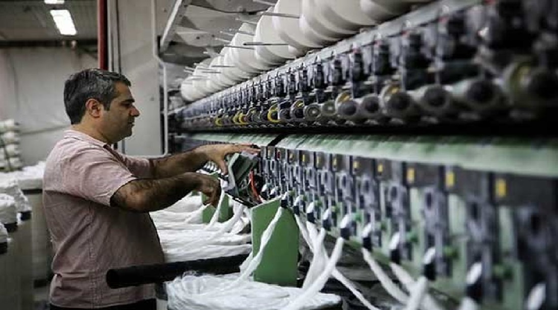 شرکت تولیدکنند لباس فرم سپاه پاسداران حقوق کارگرانش را نقض و پایمال میکند