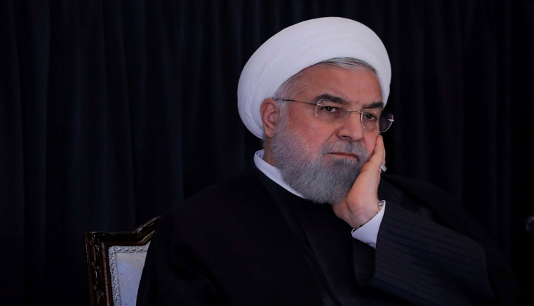 الرئيس الإيراني حسن روحاني، حائر بين العقوبات الإمريكية و فشل حكومتهِ بتغيير الوضع المتدهور