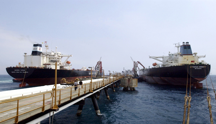 إيران من أجل أخفاء شحنتها النفطية تقوم بإطفاء نظام الملاحية الجغرافية 