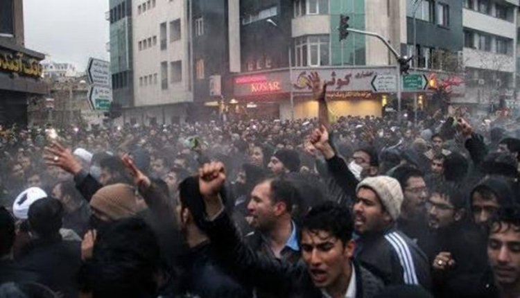 مظاهرات شعبية في إيران