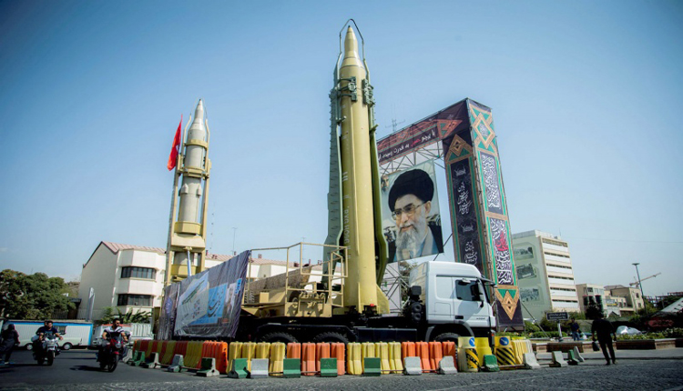 أحد الصواريخ الإيرانية 