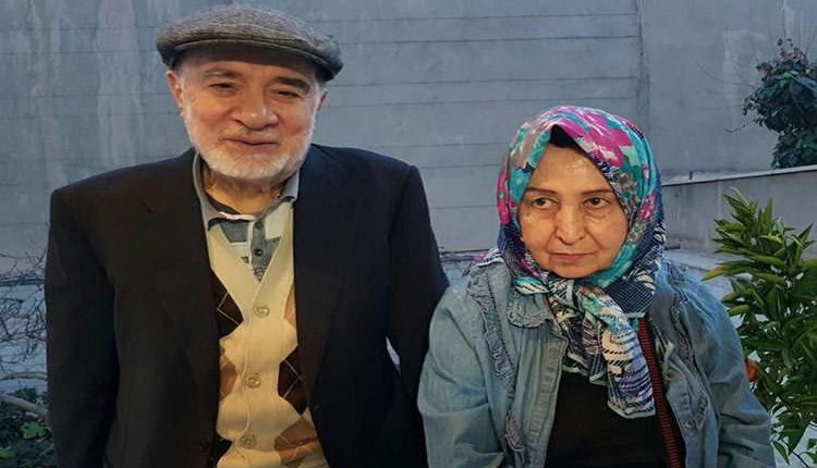 مير حسين موسوي، و زوجتهِ في بيتهم