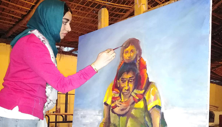 الفنانة التشكيلية الإماراتية أمل لوتاه