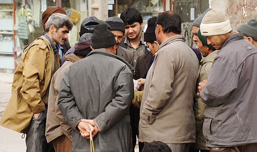 سێ ملیۆن و نیو کرێکارى پێناسەنەکراو دەستکەوتێکى دیکەى کۆماری ئیسلامی