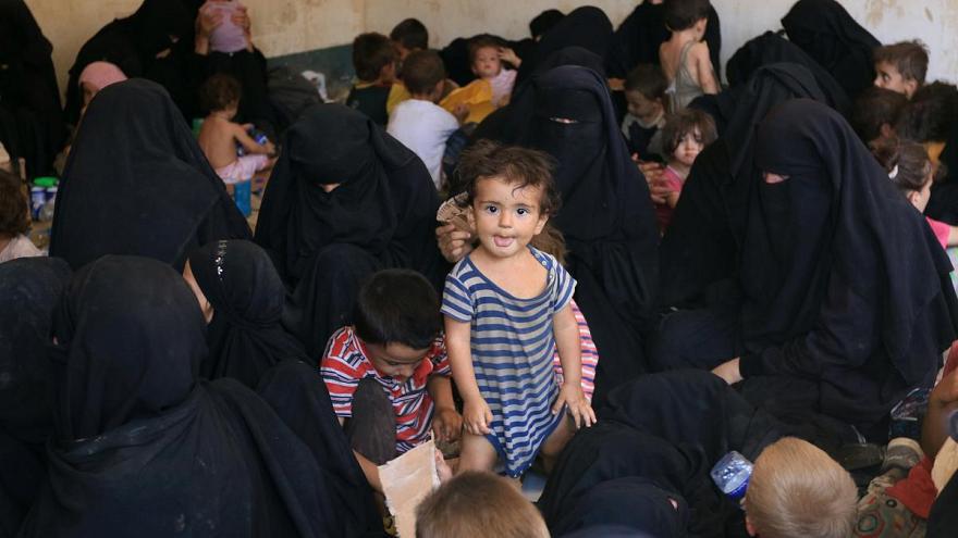 "500'e yakın IŞİD'li ailelerin çocuğunu Türkiye'ye iade ediliyor"