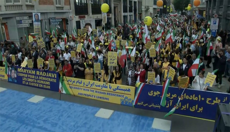 جانب من مظاهرة المعارضة الإيرانية