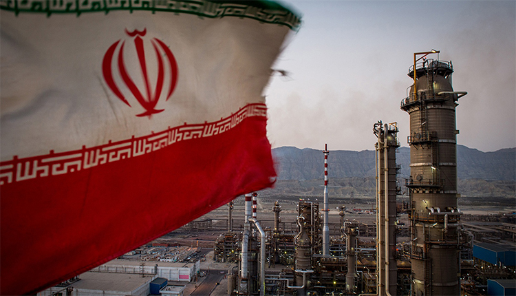 قطاع النفط الإيراني واقع تحت أزمة حادة