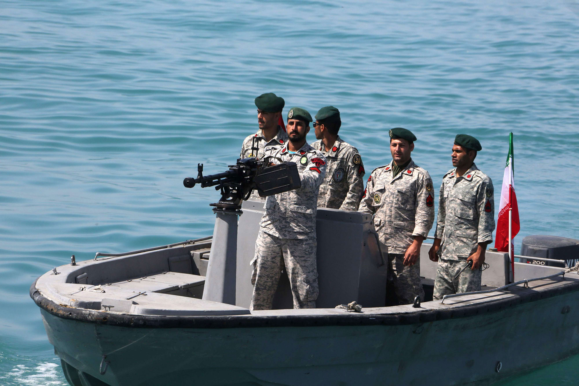 جنود إيرانيون في الخليج