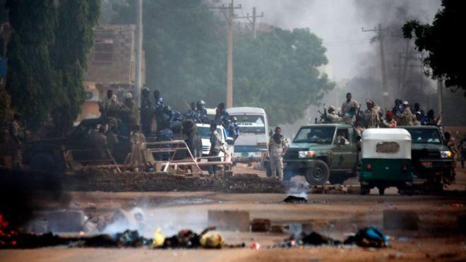 Sudan’da askerler göstericilere ateş açtı: 13 kişi öldü