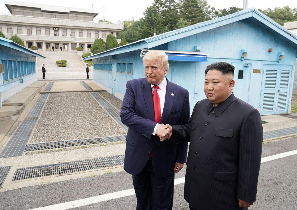 Trump, Kuzey Kore’ye geçti