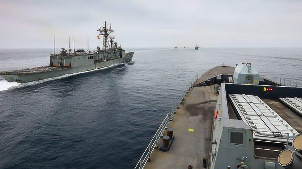 Tahran tehdidine karşı Hürmüz Boğazı’ndaki ABD gemilerine donanma koruması