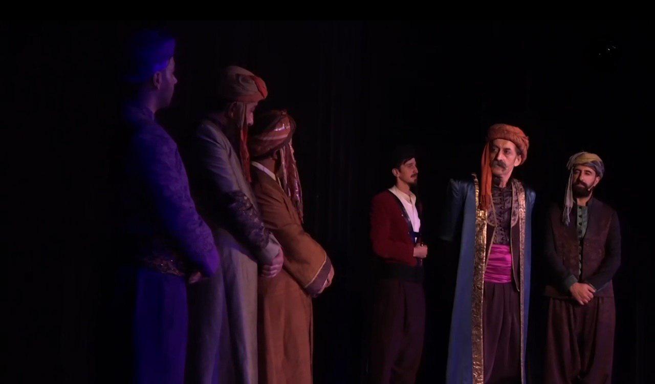 Diyarbakır’da kayyum zulmü: Mem û Zin müzikali AVM’de sahnelendi