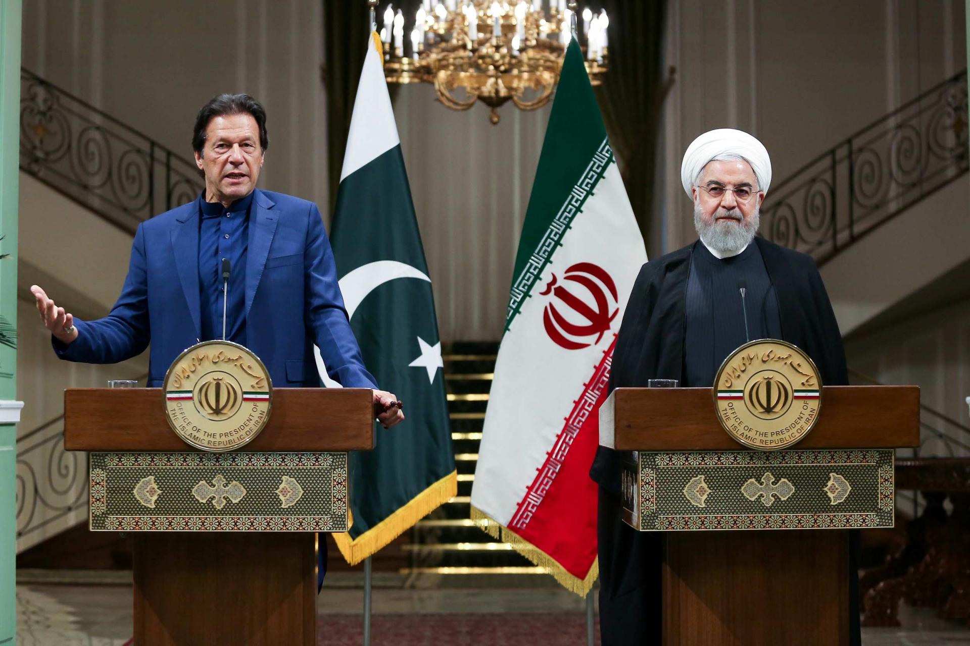 روحاني مع عمر خان