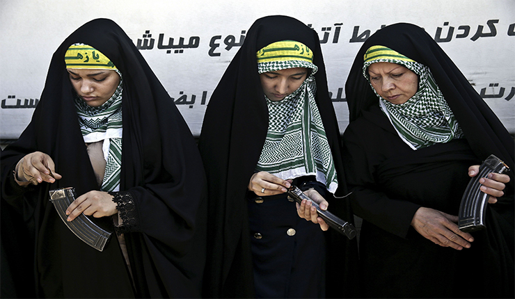 عناصر النسوية من قوات الباسيج الإيرانية