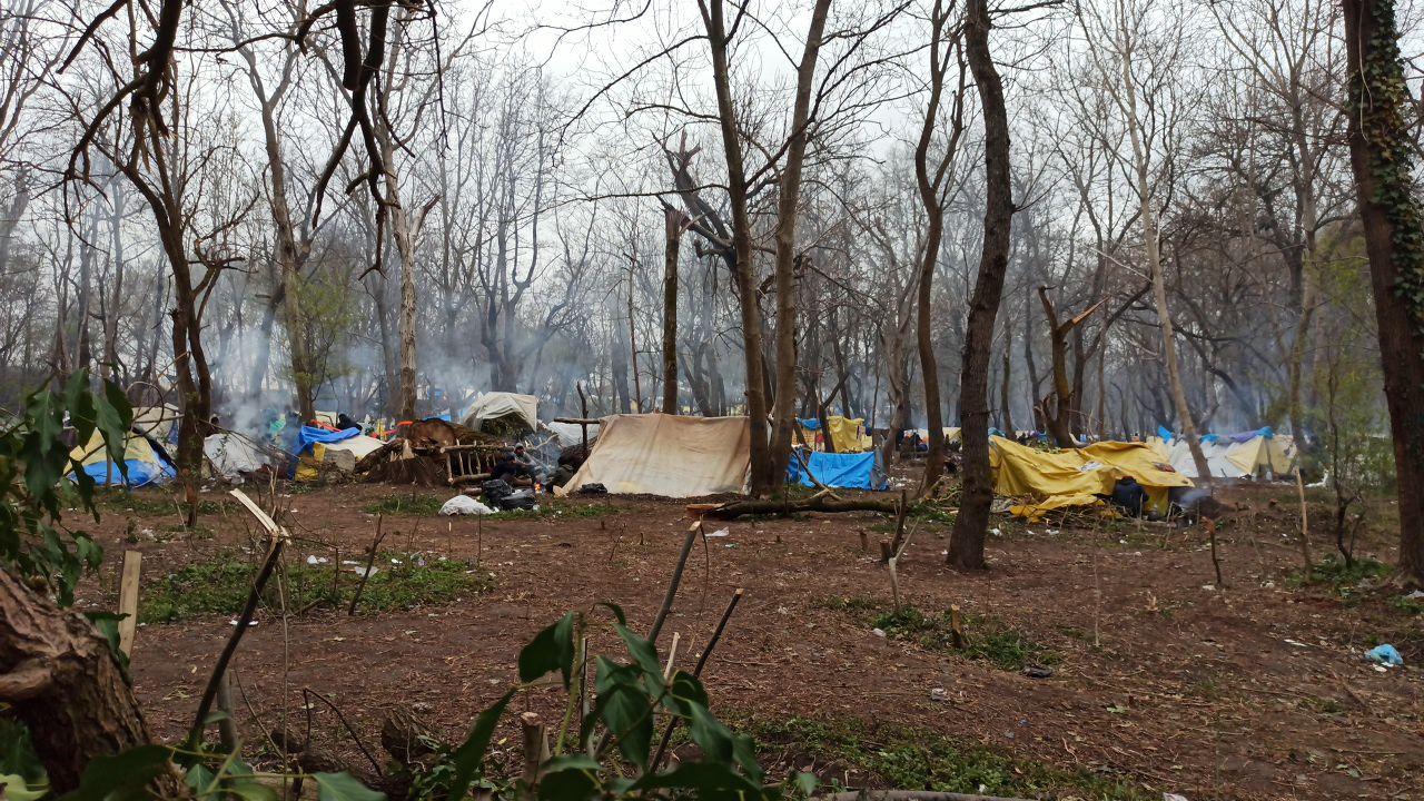 Refugees struggle to survive hunger at Turkey-Greece border