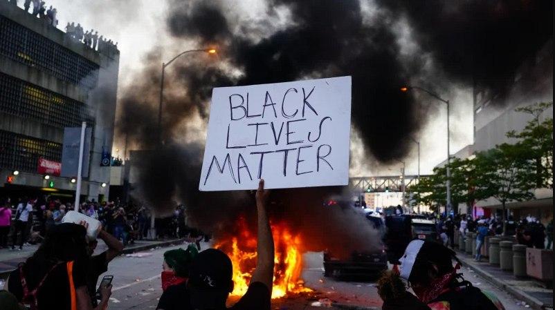 ABD'de bir siyahi daha polis tarafından öldürüldü: Protestolar şiddetlendi