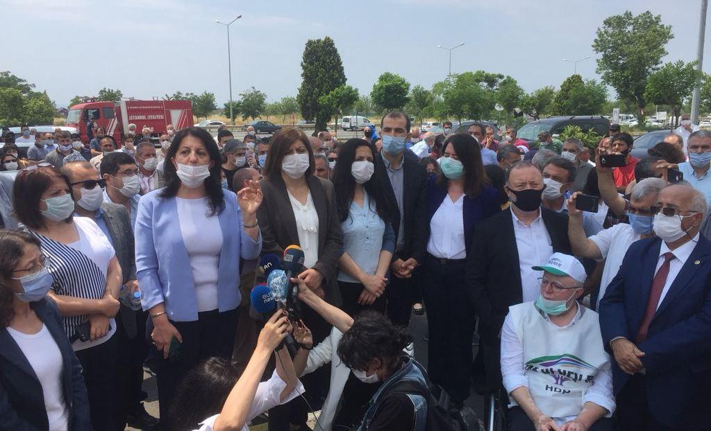 HDP “Darbeye karşı demokrasi” sloganıyla yürüyüş başlattı