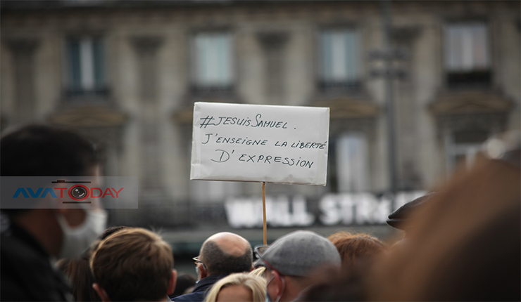 جانب من تجمع الفرنسيين ضد الأرهاب في باريس ساحة الجمهورية