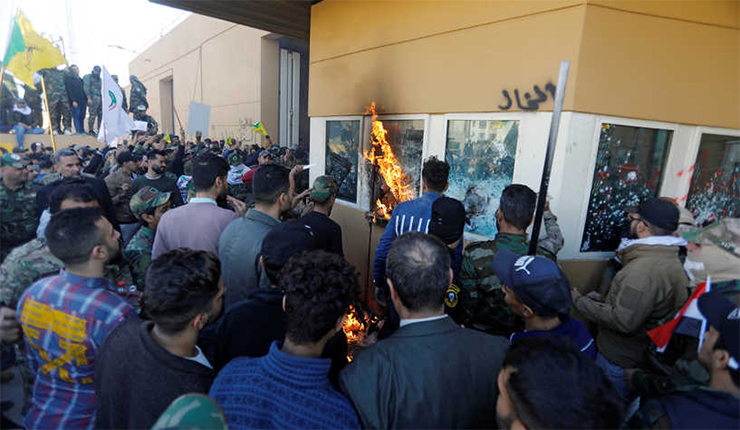 السفارة الأميريكية في بغداد أثناء محاولة أقتحامهِ