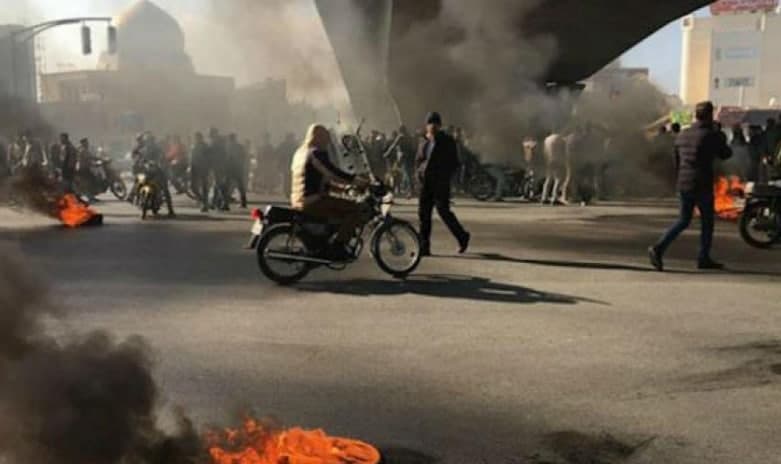 Af Örgütü: İran rejimi interneti kestikten sonra 220 göstericiyi katletti