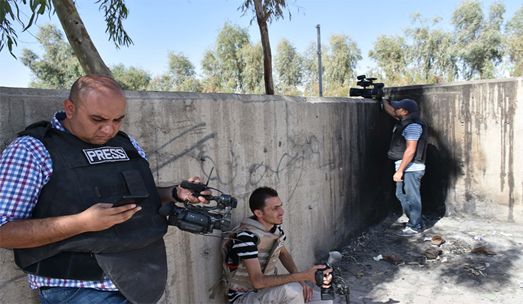 صحفيي من العراق يغطون الأحداث