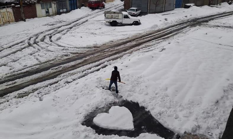 Rojhelat’ta yoğun kar yağışı: Çok sayıda köy yolu kapandı