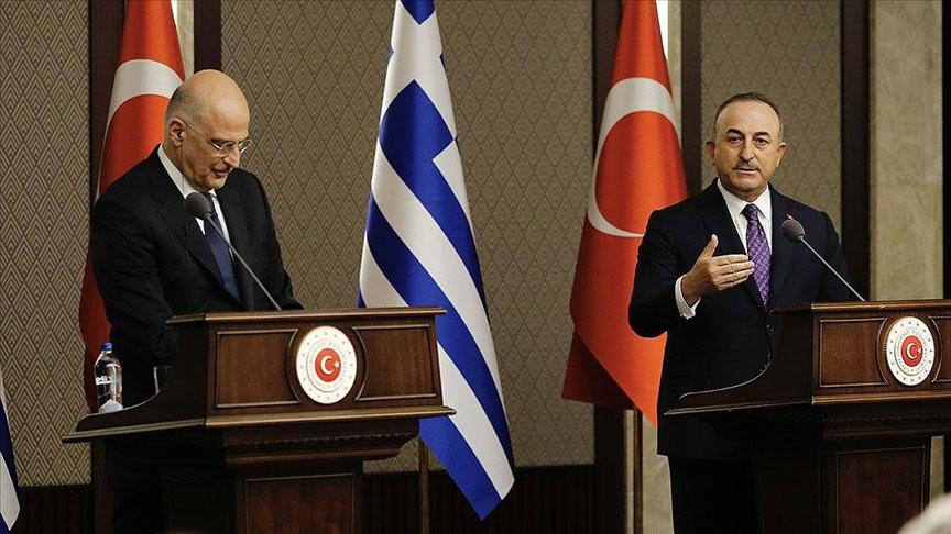 Türk ve Yunan dışişleri bakanları basın toplantısında tartıştı
