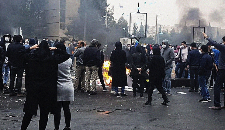 متظاهرين في إيران