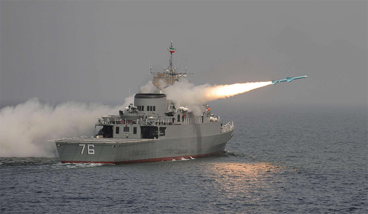 إيران تختبر صواريخ باليستية