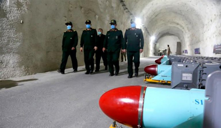 صواريخ بقاعدة تابعة للحرس الثوري الإيراني