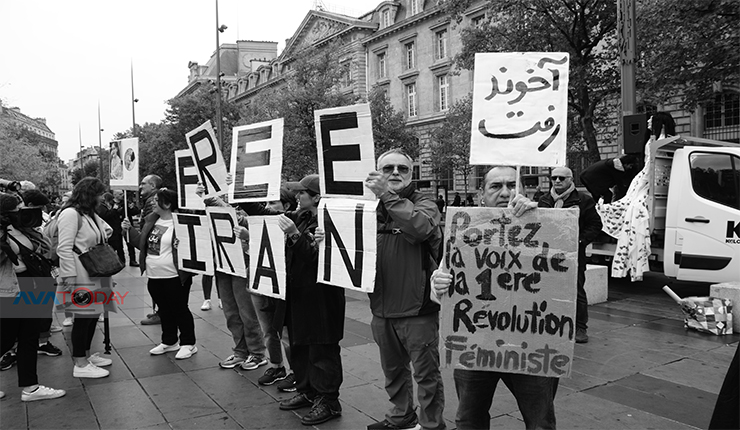 احتجاجات إيرانية في باريس