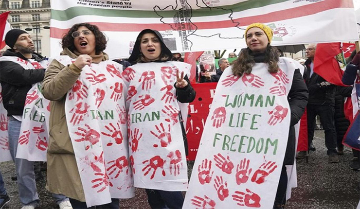 دعم الاحتجاجات الإيرانية