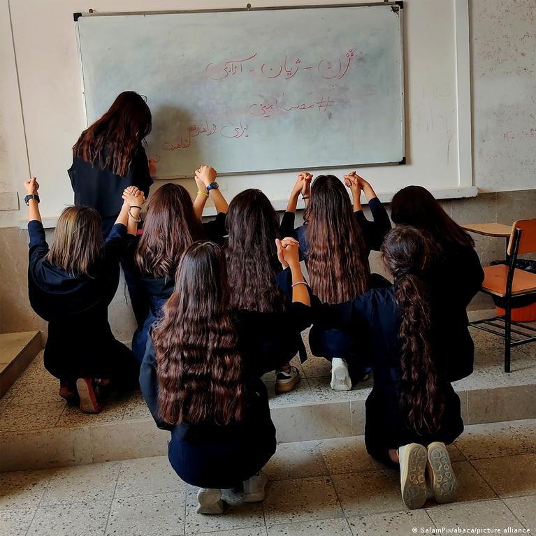 School poisoning restarts in Iran first day after Newroz break