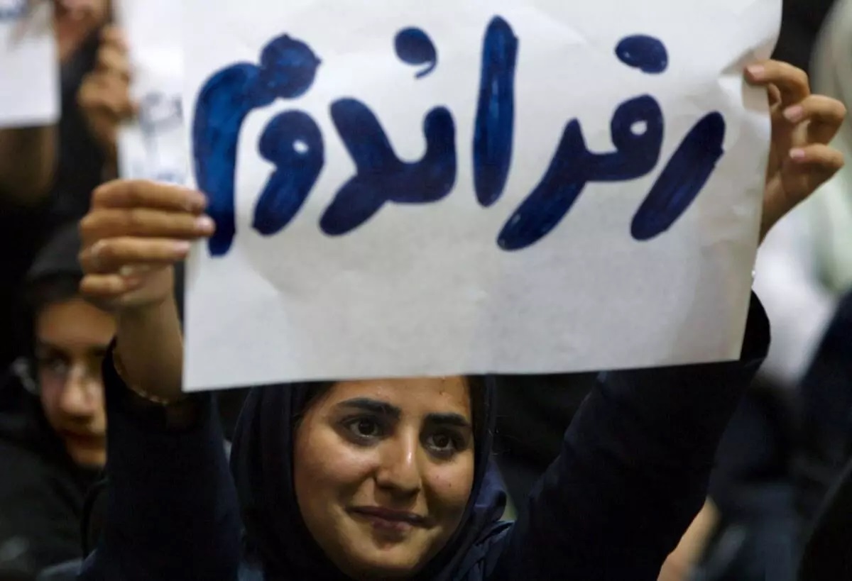"٧٧ درصد مردم ایران در انتخابات پیش رو رای نمی‌دهند"
