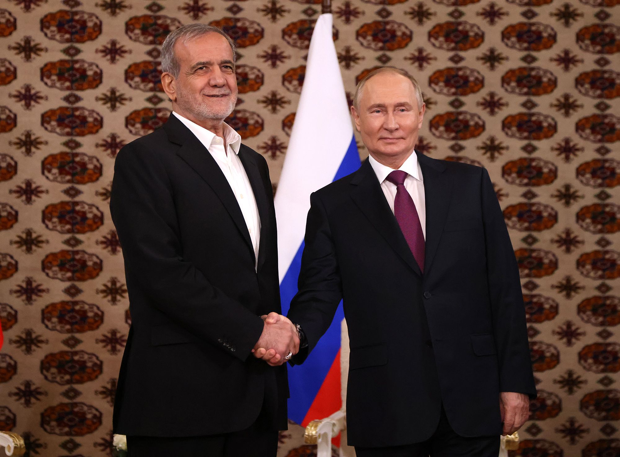 Iran signs strategic partnership deal with Russia 