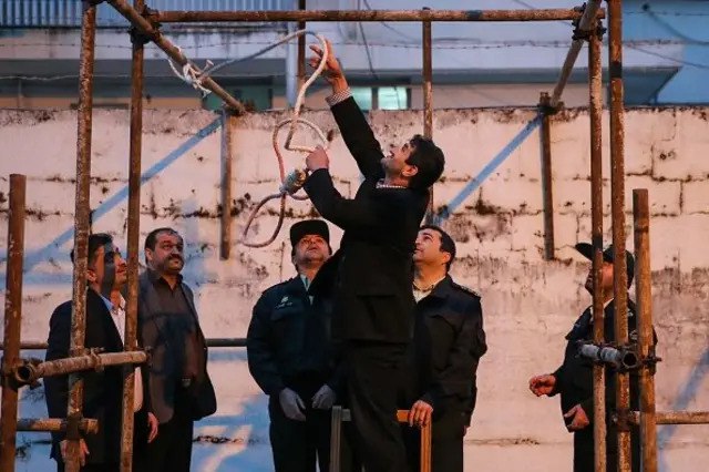 نگرانیهای بین المللی از اعدام ۱۰۰ زندانی سیاسی در ایران به اتهام "جاسوسی برای اسرائیل"