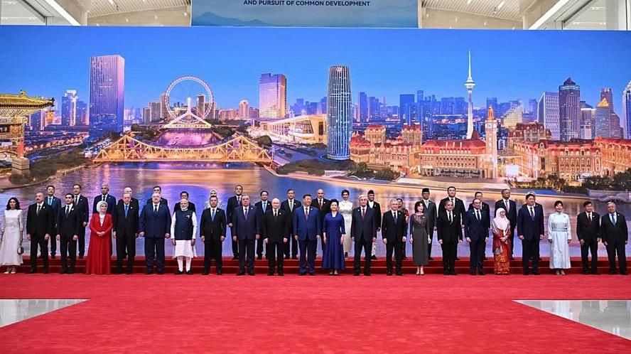 جا ماندن پزشکیان از عکس یادگاری در اجلاس شانگهای؛ تحقیر دیپلماسی جمهوری اسلامی