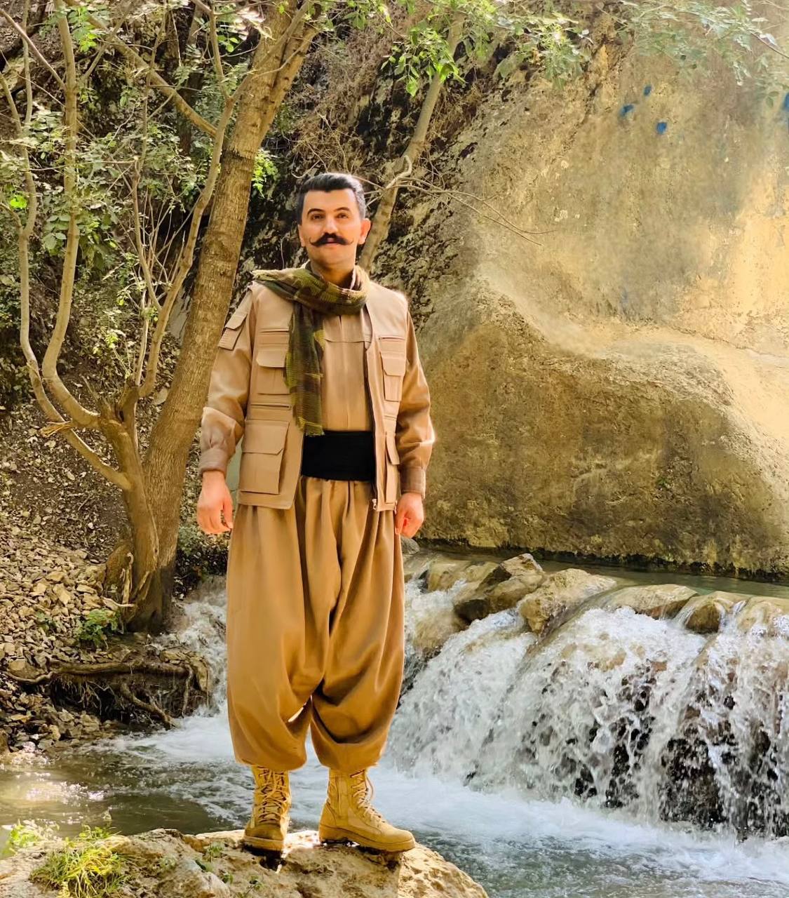 بانە