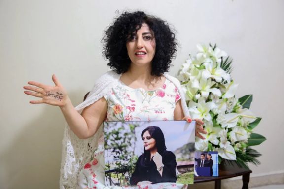 نێرگز محەممەدی: بە باتۆن لێیاندام و تۆمەتی 'هاوکاریی ئیسرائیل'ـیان دایە پاڵم