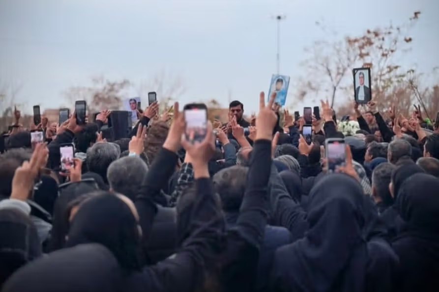 فعالین مدنی و هنری آزادیخواه بازداشتهای اخیر را بشدت محکوم کردند