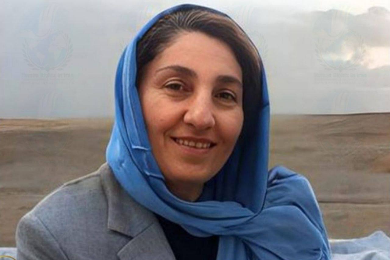 سنە؛ عەزیزە مورادیان لە بەندیخانە مانی لە خواردن گرت