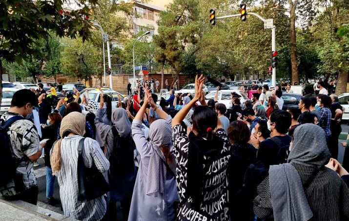 وال استریت ژورنال: اعتراض‌ها در ایران فرصتی برای فشار بیشتر