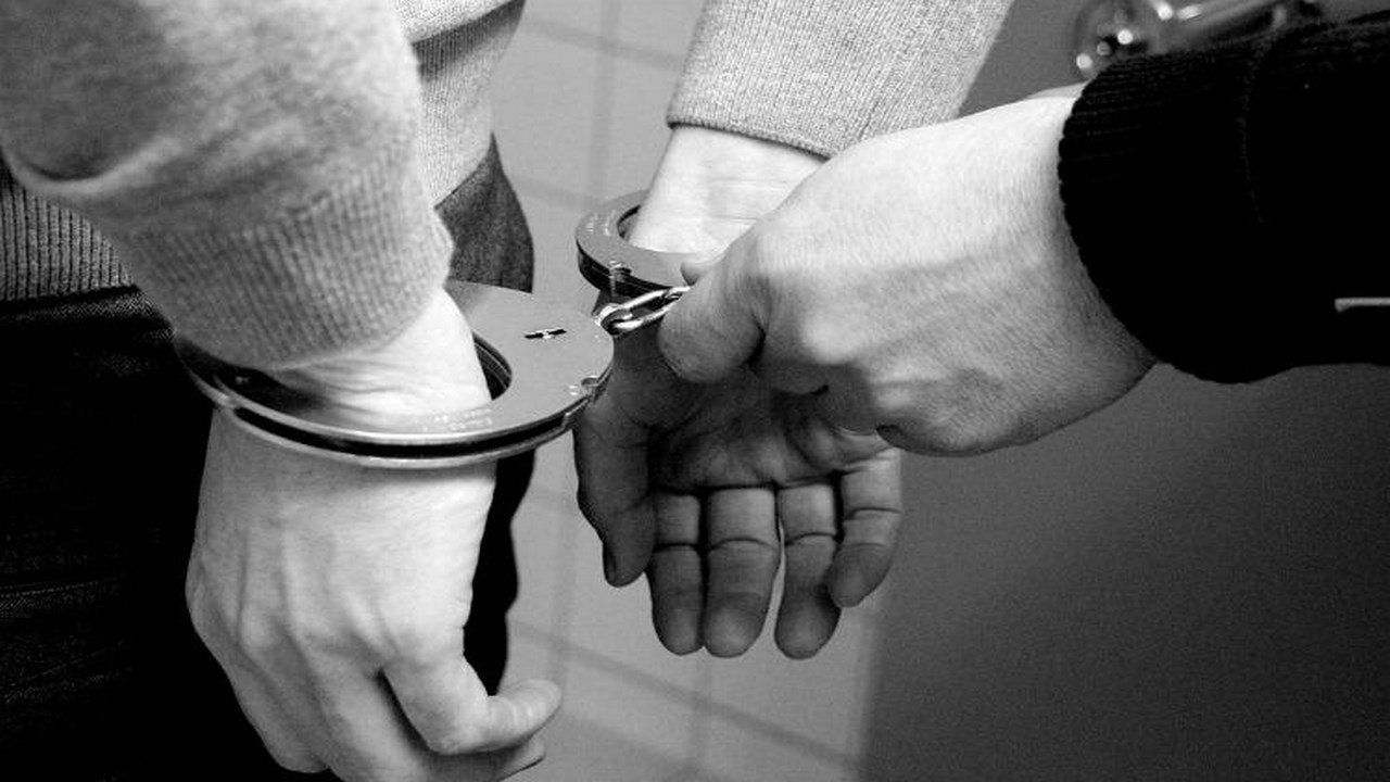 سرکوب در کردستان/ بازداشت یک نوجوان ١٧ سال و یک معلم در اعتراضات