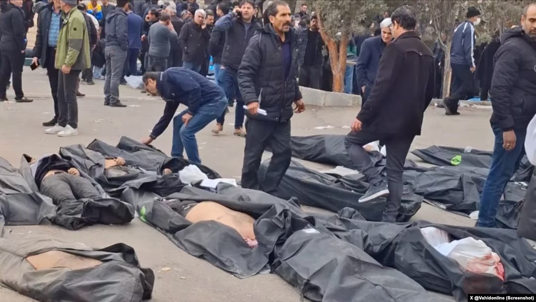معاون امنیتی و انتظامی استانداری خراسان رضوی روز سه‌شنبه ۳۰ دی تأیید کرد که در اعتراضات شهر مشهد حدود «۴۰۰ نفر» کشته شدند.