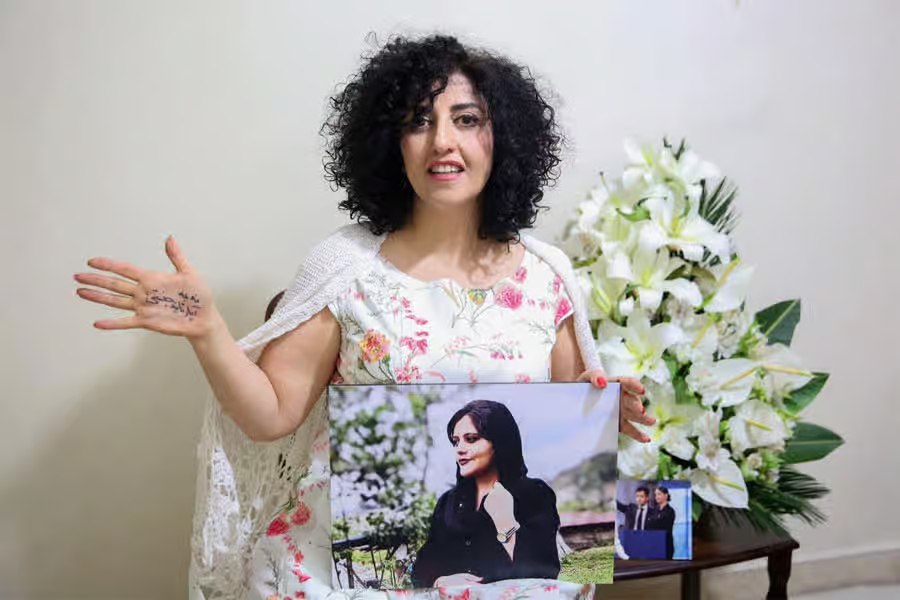 Narges Mohammadi Sentenced to Seven and a Half Years in Prison