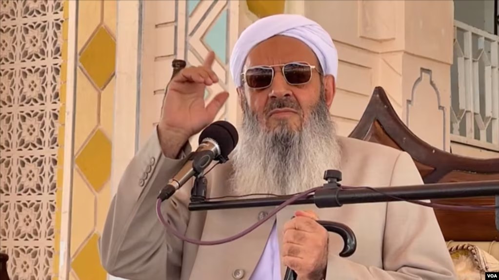 مولوی عبدالحمید خواستار توقف اعدام‌ها و مصادره اموال معترضان شد