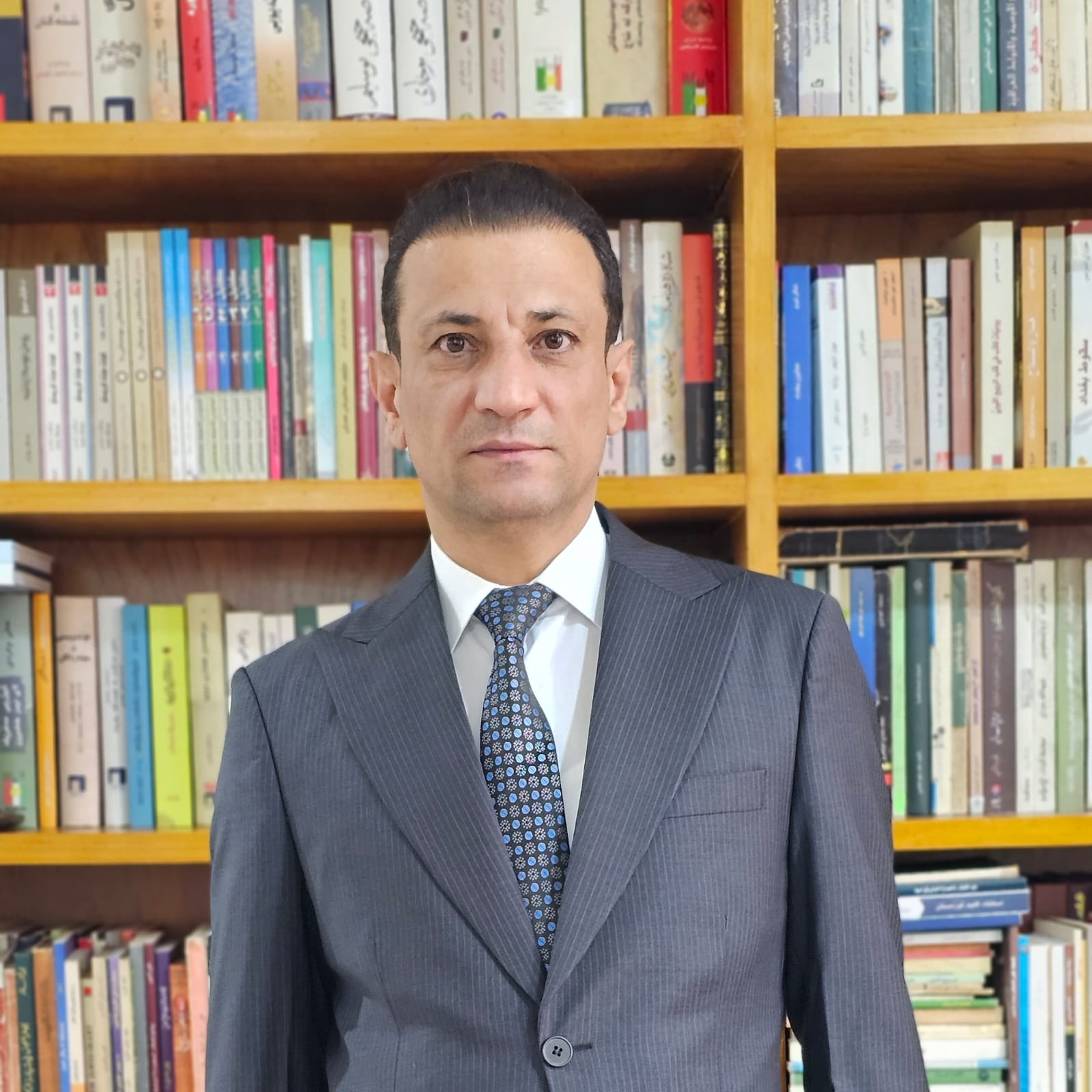 اسلام زیباری، کارشناس امور سیاسی کردستان و عراق