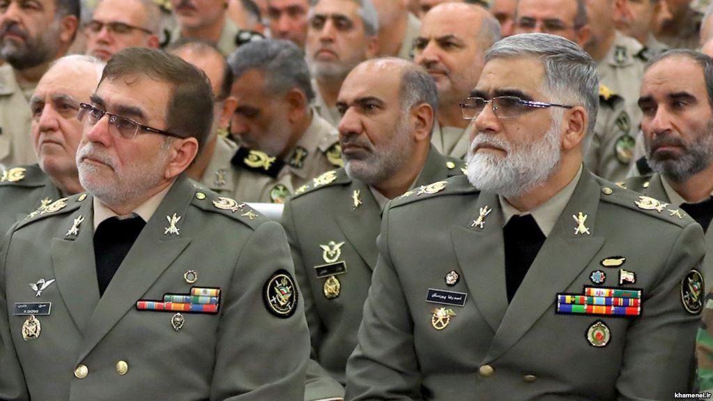 ضباط في الجيش النظامي الإيراني