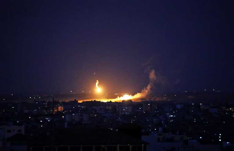 ارتش اسرائیل محل اختفای اعضای جهاد اسلام را در مرکز و جنوب غزه بشدت بمباران کرد