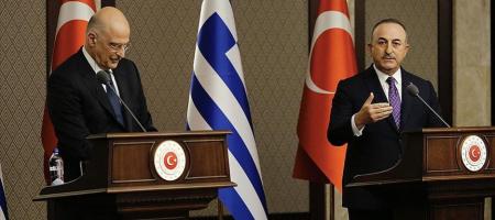 Türk ve Yunan dışişleri bakanları basın toplantısında tartıştı